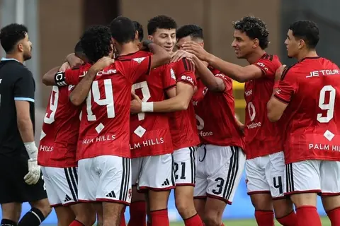 لاعب القناة يتصدرهم.. الأهلي يفاضل بين 3 خيارات لترميم دفاعه في يناير 09 أكتوبر 2026